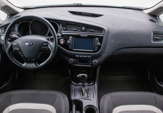 Подержанный автомобиль Kia Ceed Hatchback 2018 года (13 фото)