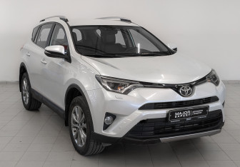 Подержанный автомобиль Toyota RAV4 2019 года (3 фото)