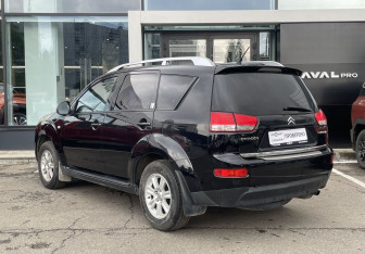 Подержанный автомобиль Citroen C-Crosser 2011 года (7 фото)