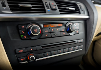 Подержанный автомобиль BMW X3 2013 года (29 фото)