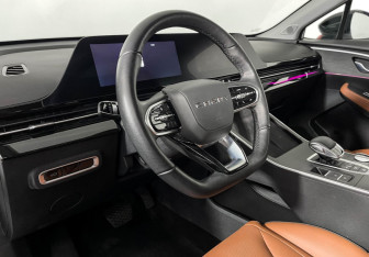 Подержанный автомобиль Omoda C5 2023 года (13 фото)