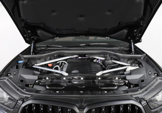 Подержанный автомобиль BMW X6 2024 года (10 фото)