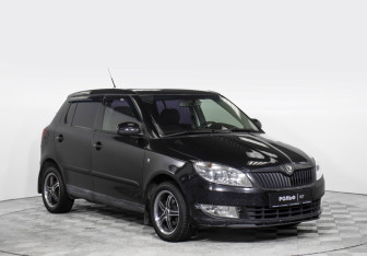 Подержанный автомобиль Skoda Fabia Hatchback 2010 года (3 фото)