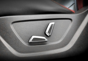 Подержанный автомобиль Geely Coolray 2023 года (21 фото)