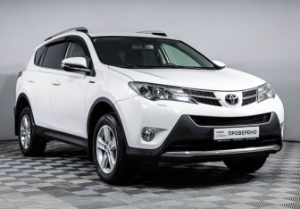 Подержанный автомобиль Toyota RAV4 2014 года (3 фото)