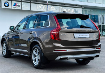 Подержанный автомобиль Volvo XC90 2017 года (7 фото)