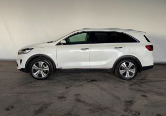 Подержанный автомобиль Kia Sorento 2018 года (8 фото)