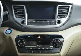 Подержанный автомобиль Hyundai Tucson 2015 года (10 фото)