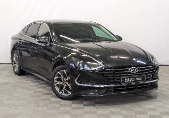Подержанный автомобиль Hyundai Sonata 2022 года (3 фото)