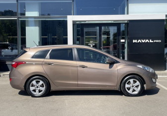 Подержанный автомобиль Hyundai i30 Wagon 2013 года (4 фото)