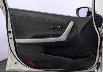 Подержанный автомобиль Kia Ceed Wagon 2018 года (19 фото)