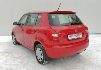 Подержанный автомобиль Skoda Fabia Hatchback 2013 года (7 фото)