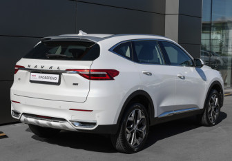Подержанный автомобиль Haval F7 2021 года (5 фото)