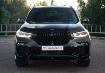 Подержанный автомобиль BMW X5 2019 года (3 фото)