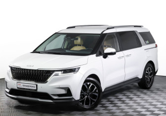 Подержанный автомобиль Kia Carnival 2021 года (25 фото)