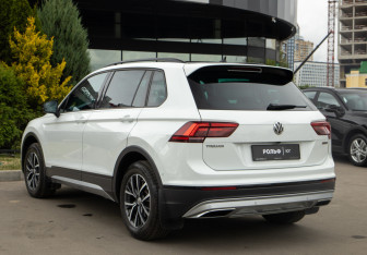 Подержанный автомобиль Volkswagen Tiguan 2019 года (5 фото)