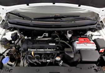 Подержанный автомобиль Kia Rio Hatchback 2015 года (9 фото)