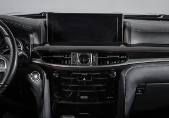 Подержанный автомобиль Lexus LX 2020 года (13 фото)