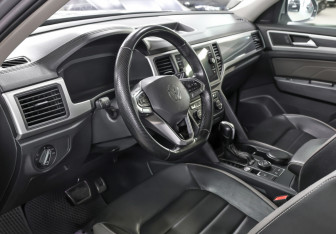 Подержанный автомобиль Volkswagen Teramont 2021 года (15 фото)