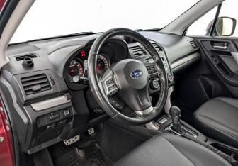 Подержанный автомобиль Subaru Forester Suv 2014 года (16 фото)
