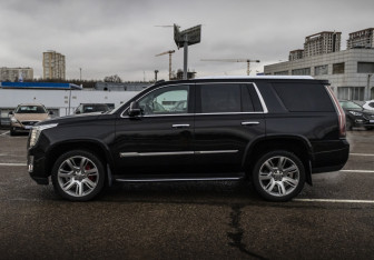 Подержанный автомобиль Cadillac Escalade Suv 2017 года (8 фото)