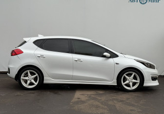 Подержанный автомобиль Kia Ceed Hatchback 2017 года (4 фото)