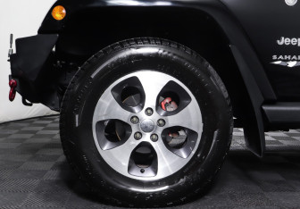 Подержанный автомобиль Jeep Wrangler 2016 года (24 фото)
