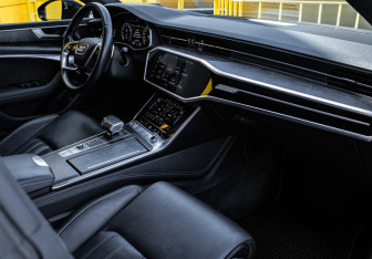 Подержанный автомобиль Audi A7 2018 года (9 фото)