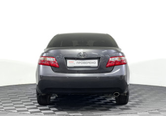 Подержанный автомобиль Toyota Camry Sedan 2011 года (6 фото)