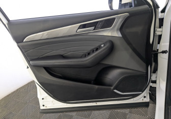 Подержанный автомобиль Haval F7x 2023 года (18 фото)