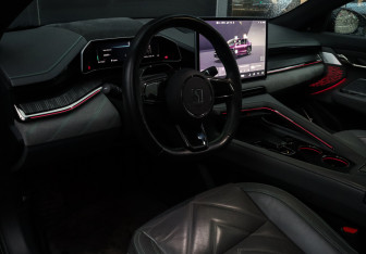 Подержанный автомобиль Zeekr 001 2022 года (12 фото)