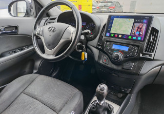 Подержанный автомобиль Hyundai i30 Hatchback 2011 года (10 фото)