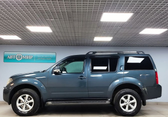 Подержанный автомобиль Nissan Pathfinder 2008 года (8 фото)