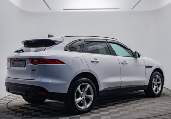 Подержанный автомобиль Jaguar F-Pace 2020 года (5 фото)
