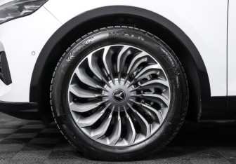 Подержанный автомобиль Voyah Free 2022 года (29 фото)