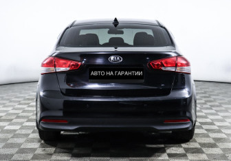 Подержанный автомобиль Kia Cerato Sedan 2017 года (4 фото)