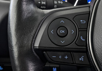 Подержанный автомобиль Toyota Corolla Sedan 2020 года (27 фото)