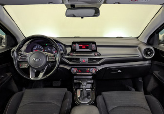 Подержанный автомобиль Kia Cerato Sedan 2019 года (14 фото)