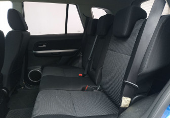 Подержанный автомобиль Suzuki Grand Vitara 2006 года (10 фото)