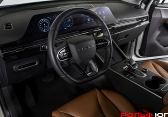 Подержанный автомобиль Omoda C5 2023 года (24 фото)