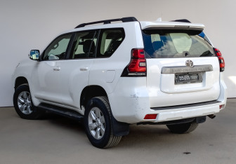 Подержанный автомобиль Toyota Land Cruiser Prado 2018 года (7 фото)