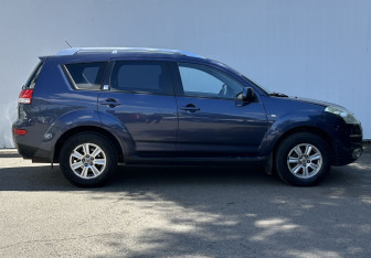 Подержанный автомобиль Citroen C-Crosser 2009 года (4 фото)
