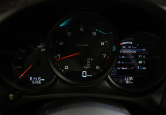 Подержанный автомобиль Porsche Macan 2019 года (7 фото)