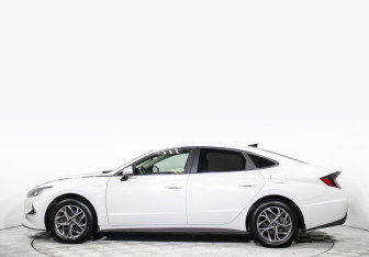Подержанный автомобиль Hyundai Sonata 2020 года (8 фото)