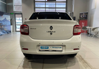 Подержанный автомобиль Renault Logan Sedan 2015 года (5 фото)