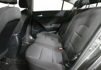 Подержанный автомобиль Kia Cerato Sedan 2017 года (14 фото)