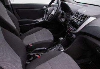 Подержанный автомобиль Hyundai Solaris Sedan 2013 года (9 фото)