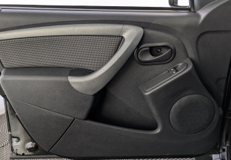 Подержанный автомобиль Renault Duster 2017 года (19 фото)