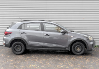 Подержанный автомобиль Kia Rio Hatchback 2021 года (4 фото)