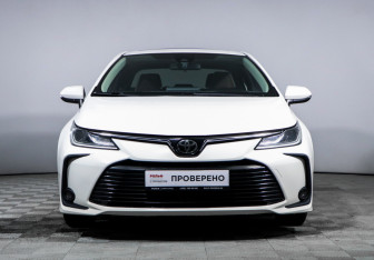 Подержанный автомобиль Toyota Corolla Sedan 2021 года (2 фото)